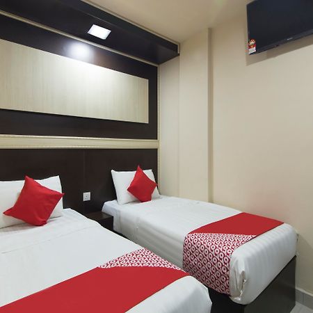 Oyo 697 Niche Valley Hotel Куала-Лумпур Экстерьер фото