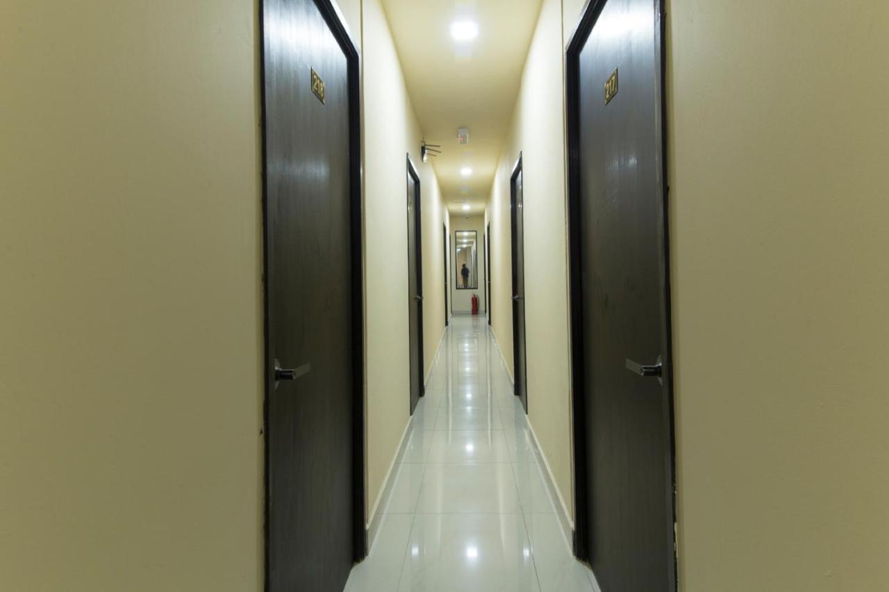 Oyo 697 Niche Valley Hotel Куала-Лумпур Экстерьер фото