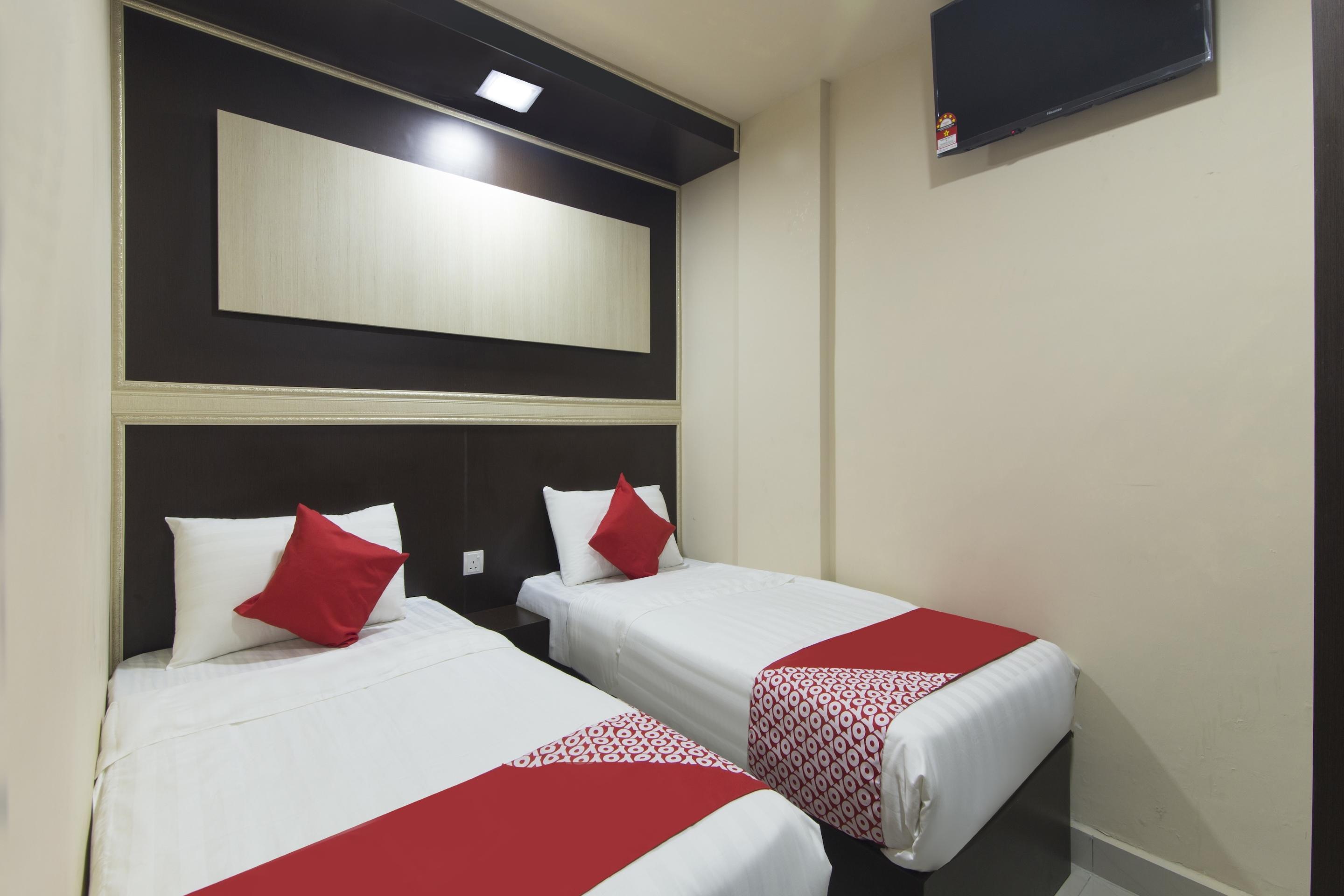 Oyo 697 Niche Valley Hotel Куала-Лумпур Экстерьер фото