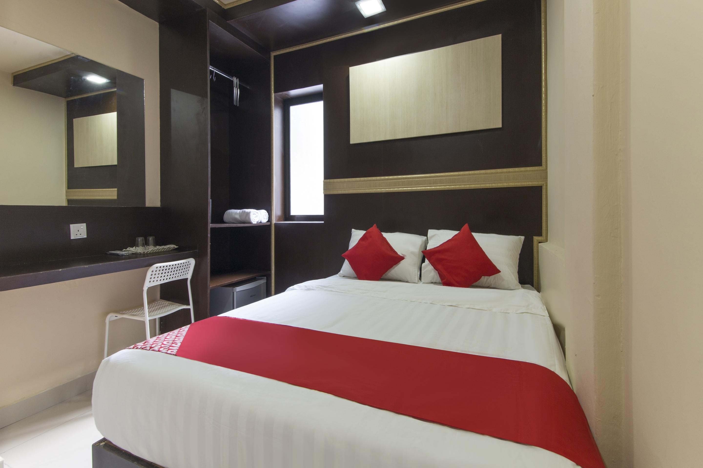 Oyo 697 Niche Valley Hotel Куала-Лумпур Экстерьер фото