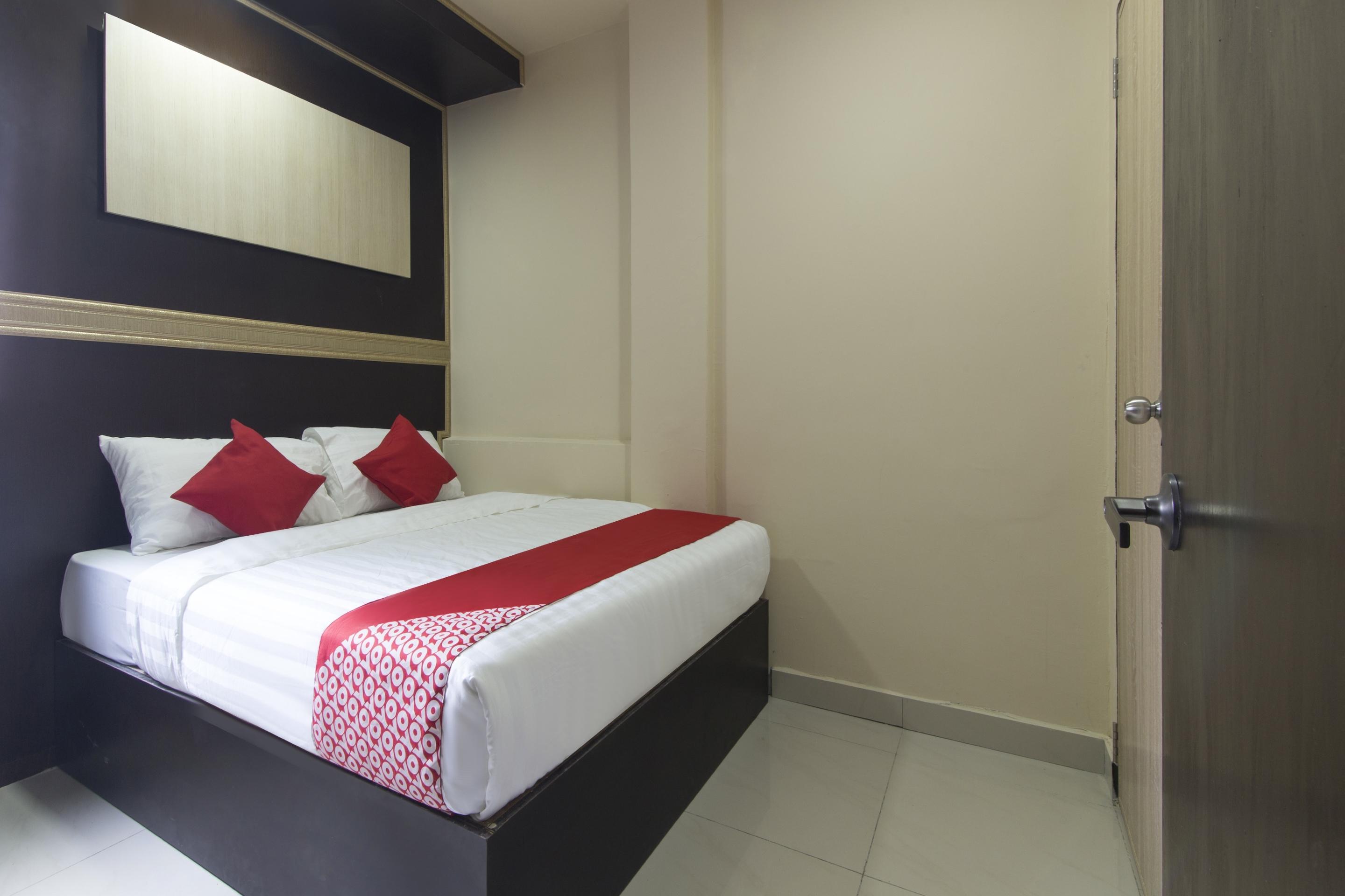 Oyo 697 Niche Valley Hotel Куала-Лумпур Экстерьер фото
